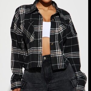 Mila & Tiff Black & White Plaid Collection Button-Up Crop Shirt Small